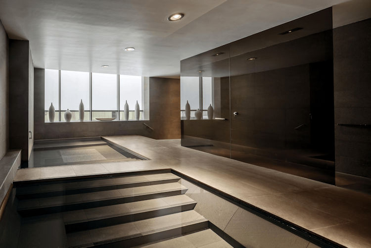 Pan Pacific Serviced Suites spa
